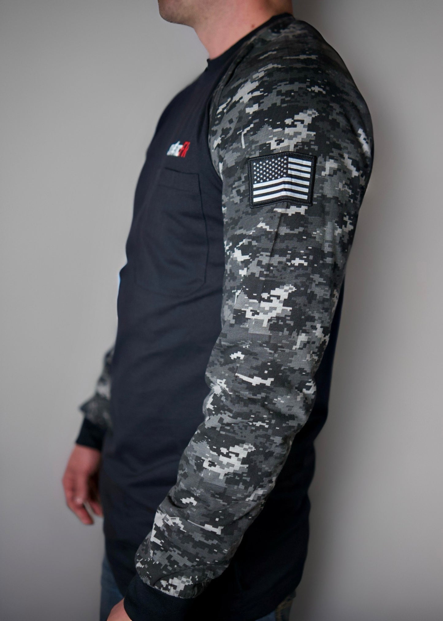 FR Digital Camo - Black/Gray